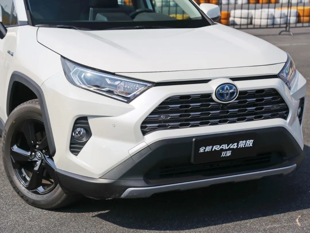 20万预算最容易纠结,都是丰田suv,威兰达和rav4荣放有