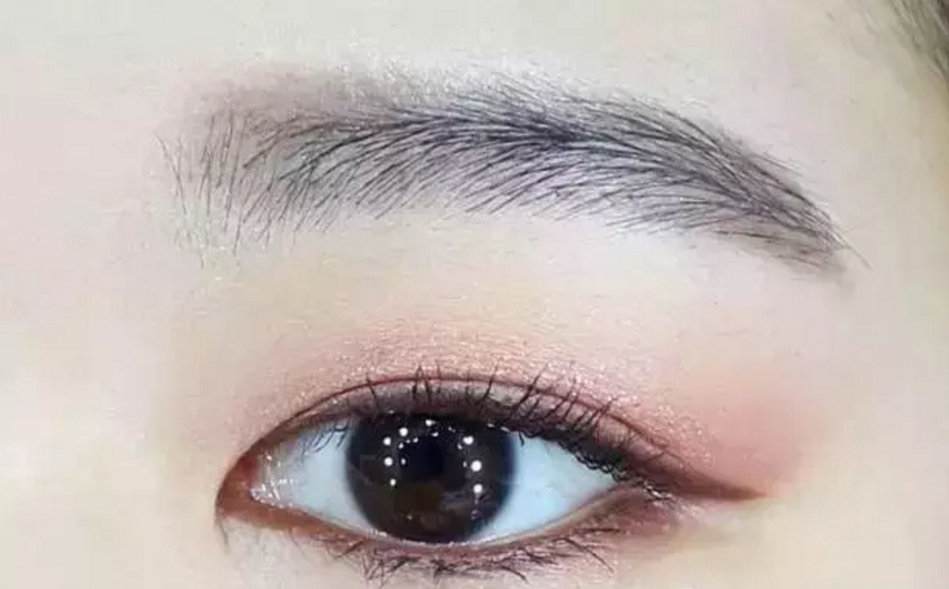 “初恋脸”不仅是靠先天的脸型优势，更需要后期的妆容修饰！