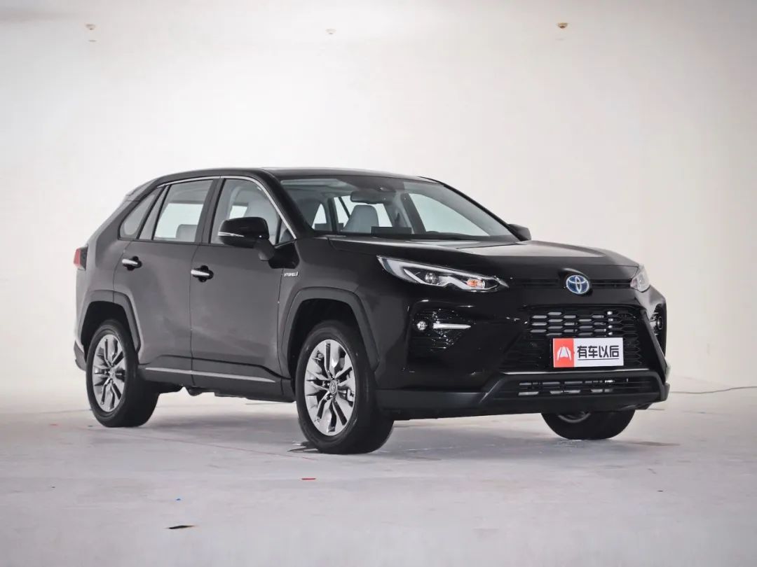 20万预算最容易纠结都是丰田suv威兰达和rav4荣放有啥区别