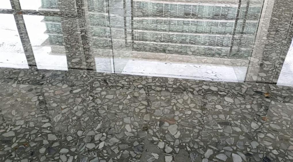 水磨石怎么翻新?