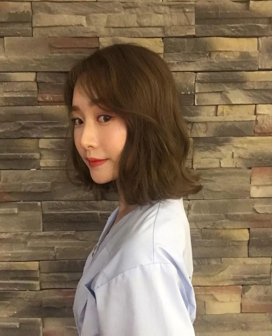 "慵懒锁骨发"