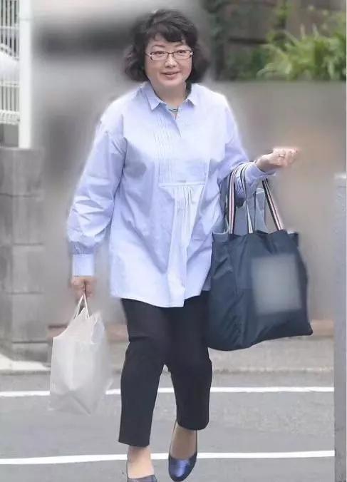 原创不整容不打针61岁山口百惠优雅老去婚后隐退40年的她很幸福