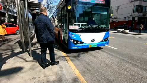 乘坐太原公交车必须出示健康码没手机支付宝无法上车实地体验查得严