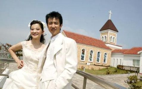 丈夫出轨李小冉惨遭抛弃，二婚嫁给摄影师，4