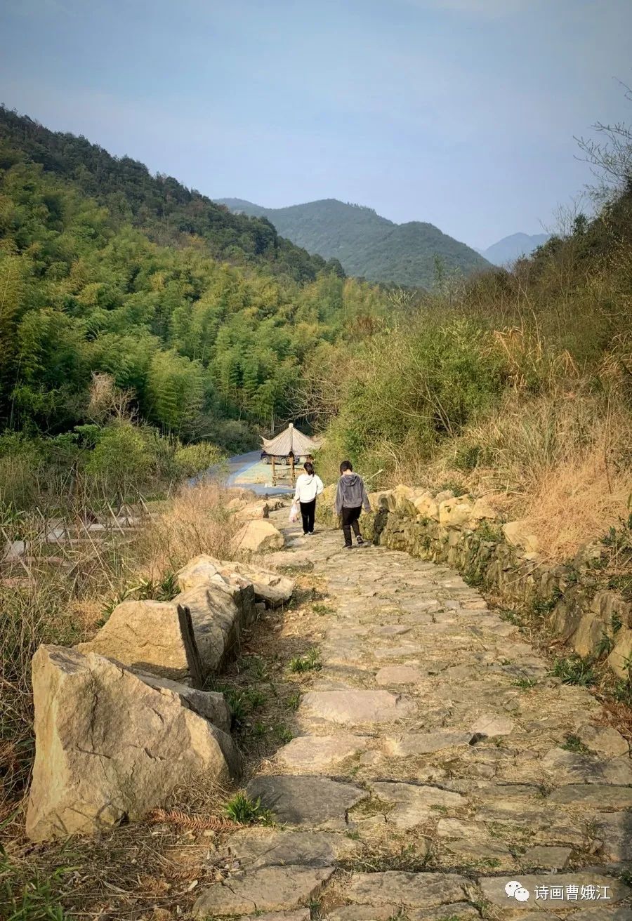陈溪石笋山游步道石笋山景区位于陈溪乡陈溪村新建的滨水广场周边汇聚