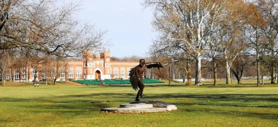 见闻记录|二线城市的高净值家庭的孩子留学路，美国高中有几类