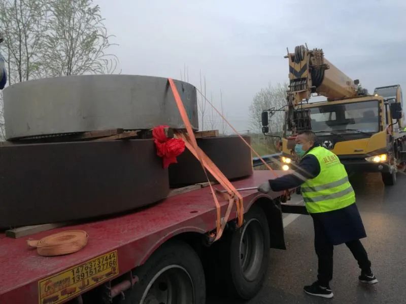 怎样快速去除车上的铁锈 5ce948fe990948b0a1447a3d33dd5833.jpeg