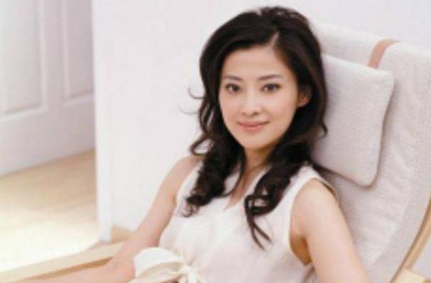 丈夫出轨李小冉惨遭抛弃，二婚嫁给摄影师，4