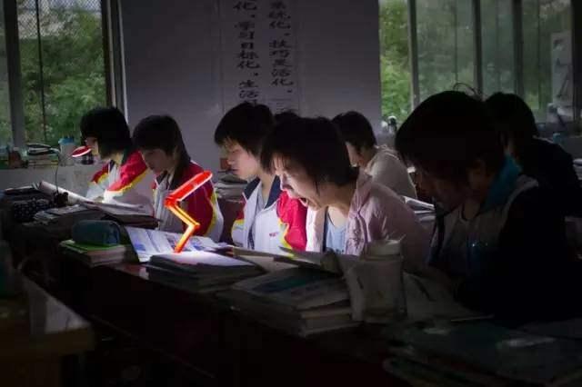 「回应」家长考生应做好准备高考延期至六月下旬？教育部已做出明确回应