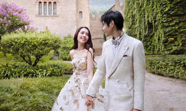 向佐郭碧婷终于举行婚礼，婚纱十分唯美衬的新