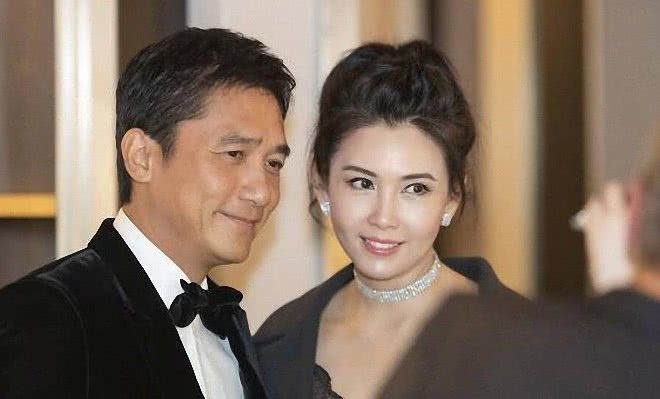 52岁的她已是三孩妈，风姿依旧如30岁，不愧为王