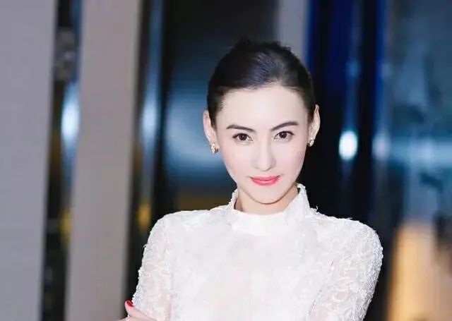 张柏芝“被赶下飞机”后，再被曝蛮横不讲理，