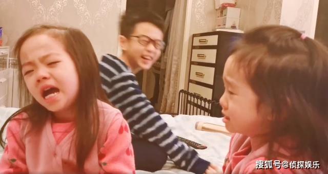 杨阳洋宠妹成常态，轮番公主抱双胞胎妹妹，乐