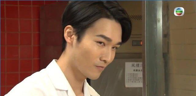 《开心速递》肌肉男卖叉烧马明是校草冠军 原名
