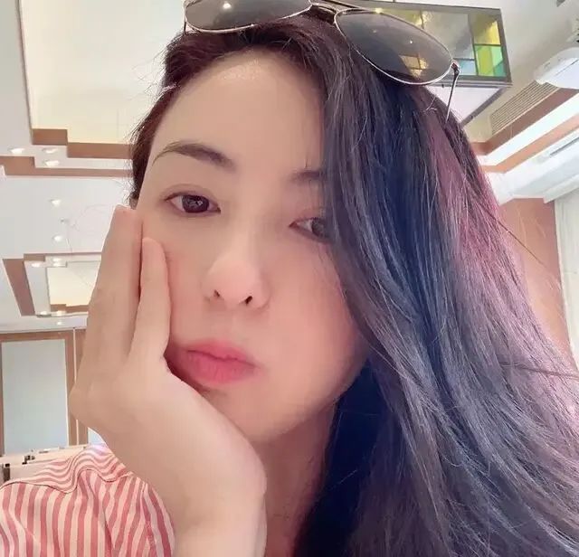 张柏芝“被赶下飞机”后，再被曝蛮横不讲理，