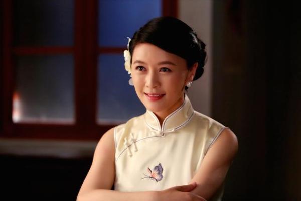 她29岁打败章子怡拿下影后，事业巅峰时退出娱乐