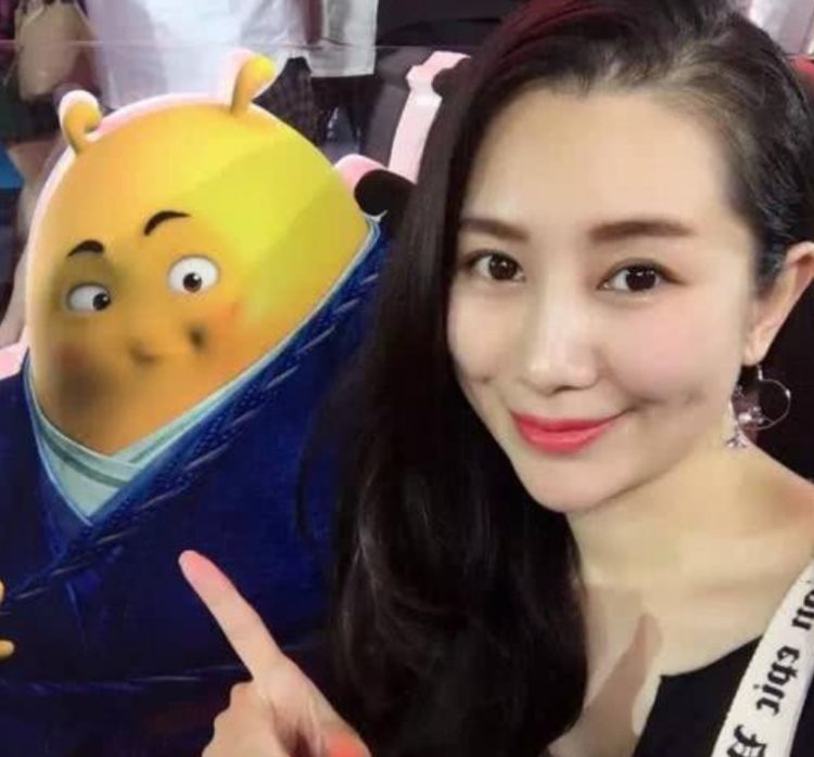 他被称国乒第一高富帅？与女星赵薇分手后娶才