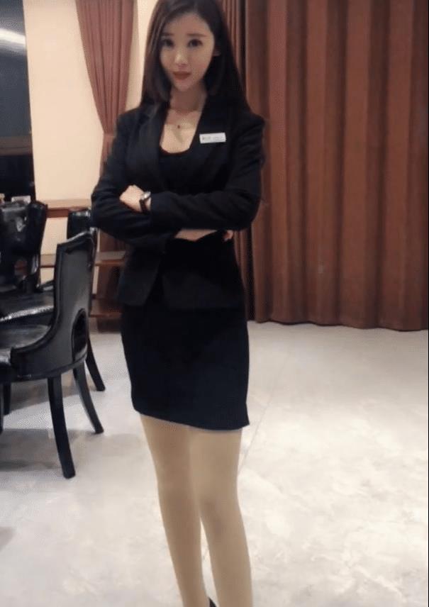 ol服搭配丝袜,网红穿出"美女秘书"气质