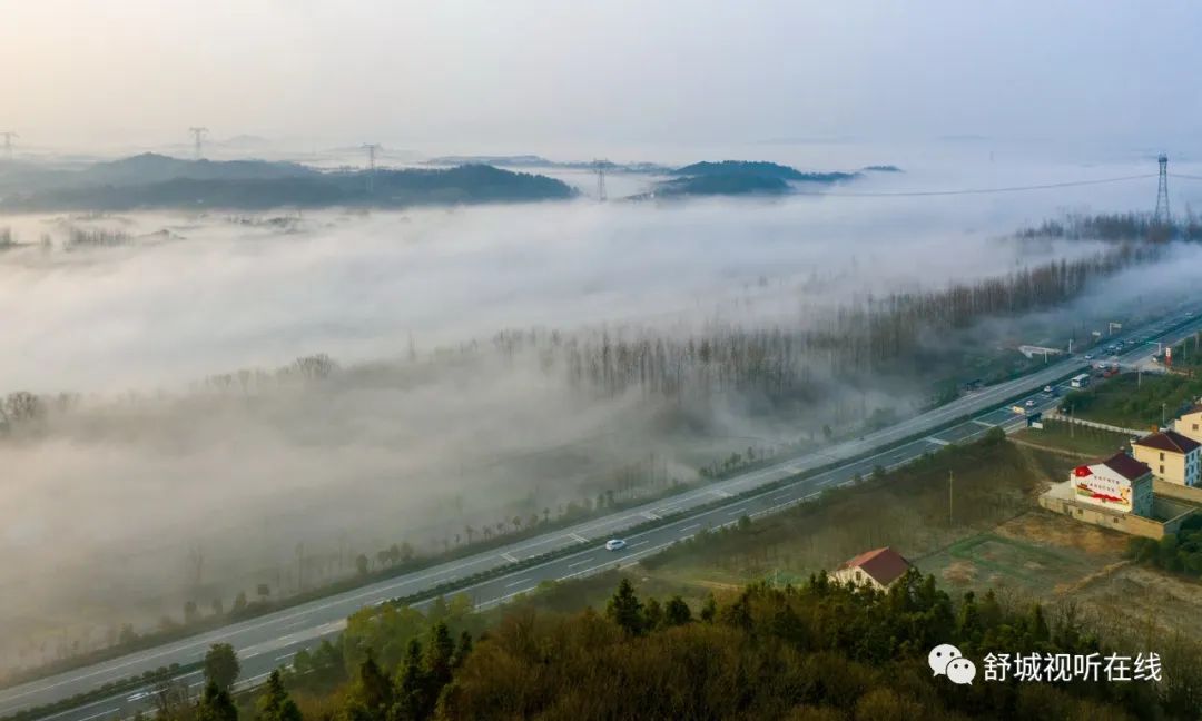 雾中万佛湖镇沃孜村,闸口村