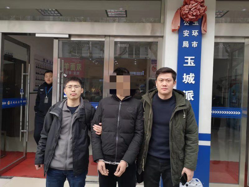 溧阳一小伙网恋数月转账十余万，然而“甜美女