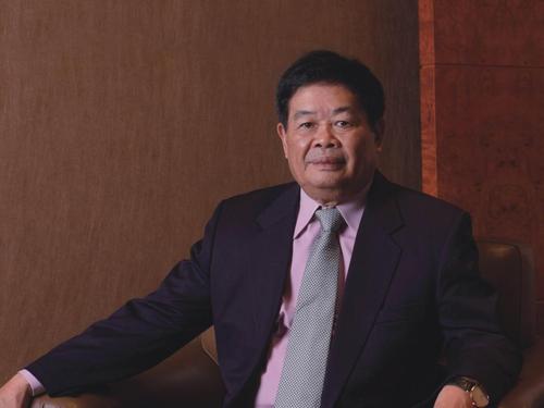 他在国内套现800亿，不给武汉捐钱，如今给日本