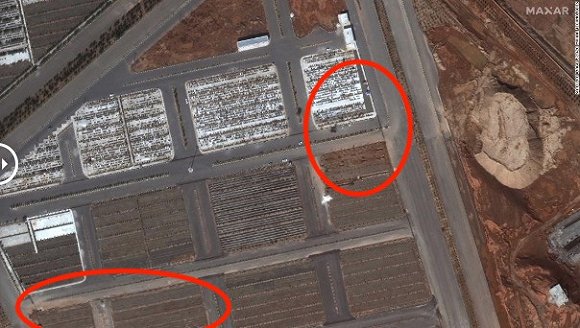 伊朗硬核防疫：出动军队清街，十天内完成全民