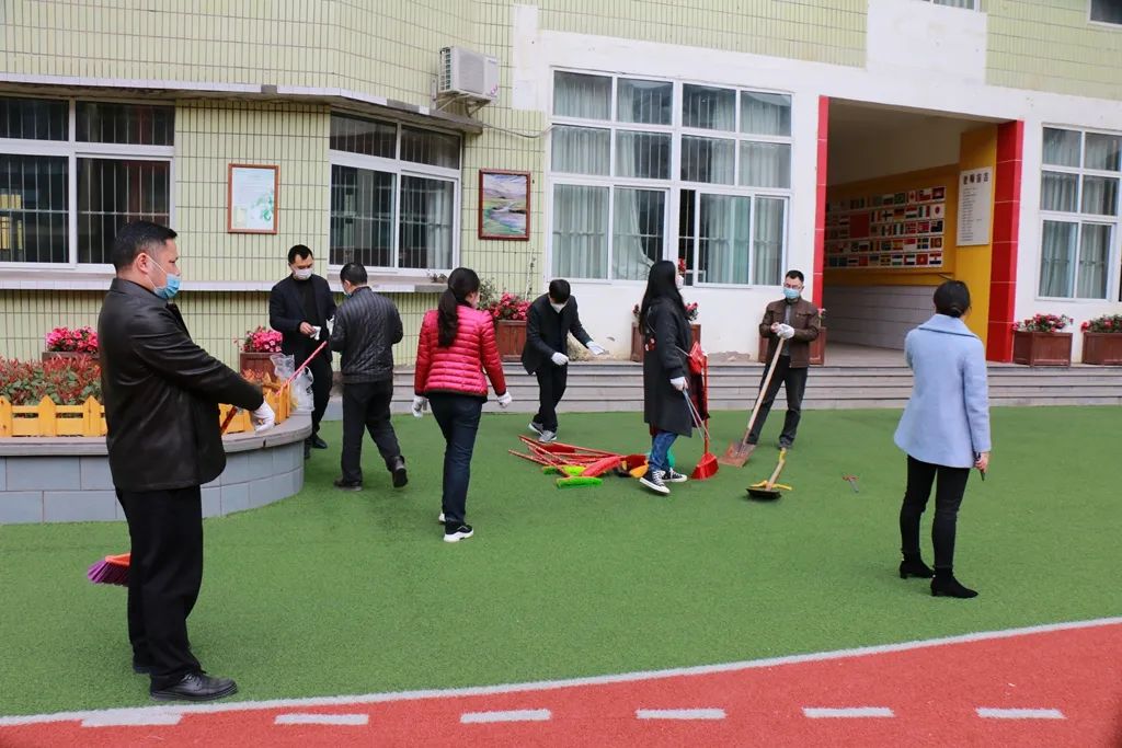 周末卫生大扫除,通江县实验小学全体师生积极行动!