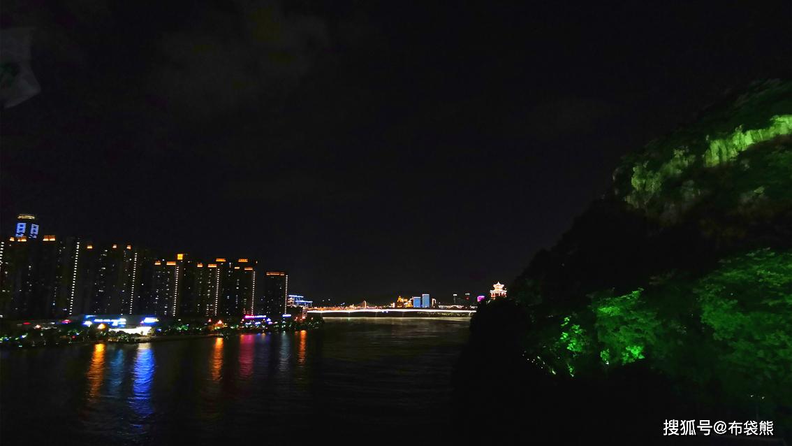 柳州鱼峰山夜景—体味人与自然的结合之美