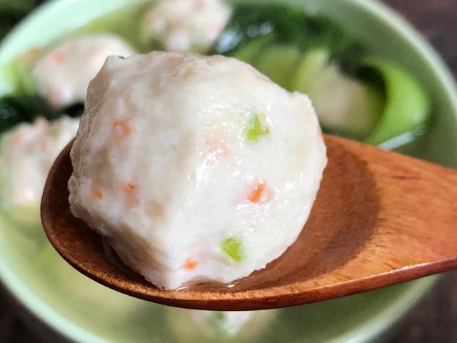 火锅鱼丸做法 22e8c619b2e54f85ab8a79f1278976ff.jpeg