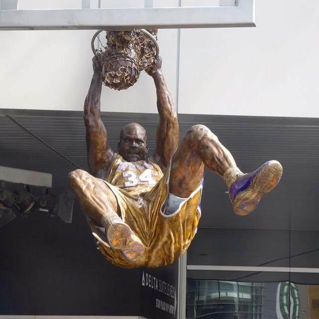nba巨星的雕像各有特色奥尼尔一模一样巴克利是来搞笑的