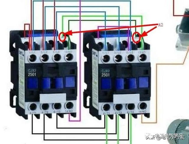 交流接触器之间的互锁是哪一根线起到了互锁的作用?