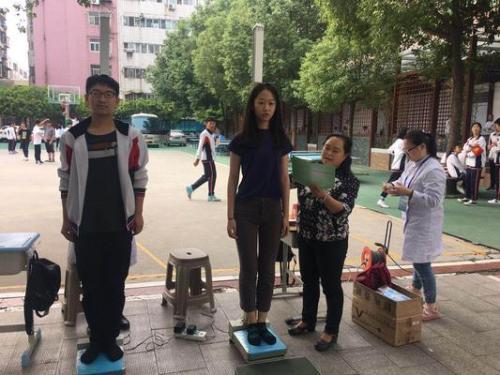 「孩子」已被医生拉黑名单,可父母总给娃吃这些儿童身高的“克星”食品