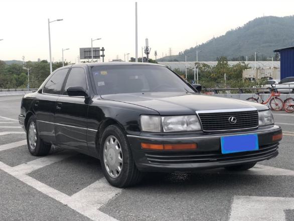 东莞遇1994款雷克萨斯ls400,表盘显示40万公里,刚做完