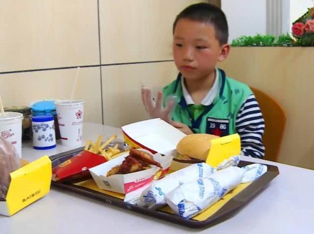 孩子@比泡面还“垃圾”，积食又咳嗽医生劝告：早春少让孩子吃4物