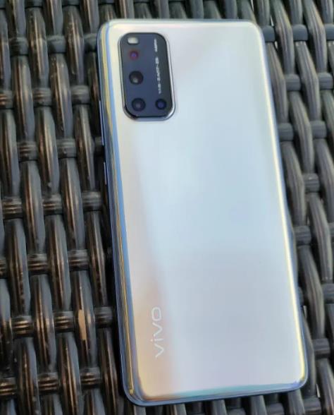 vivo v19泄露的图片揭示设计,预计将搭载骁龙712芯片组