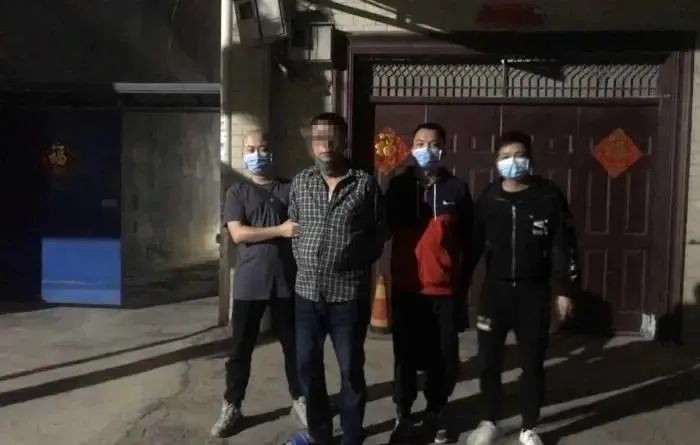 广西丨调侃女乘客，还打死她男友！这司机逃了