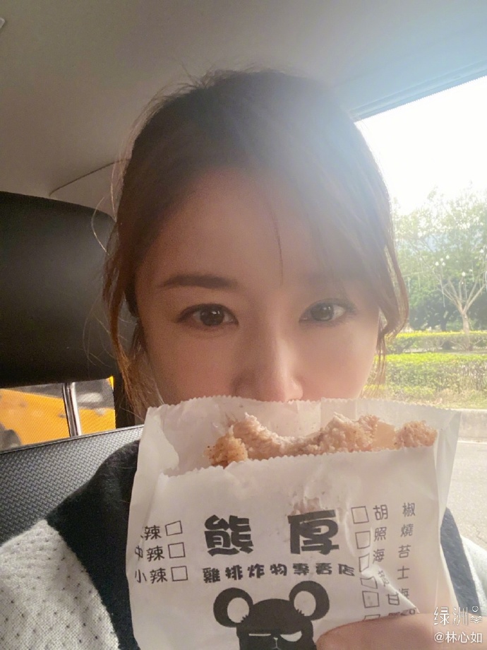林心如搭档陈意涵拍新剧，两人同框姐妹情深，