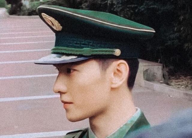 杨洋大力转型？