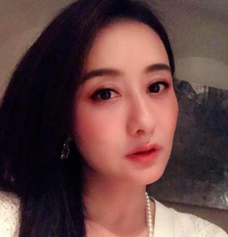 她曾让琼瑶苦等三年，45岁依旧甩不掉偶像包袱，