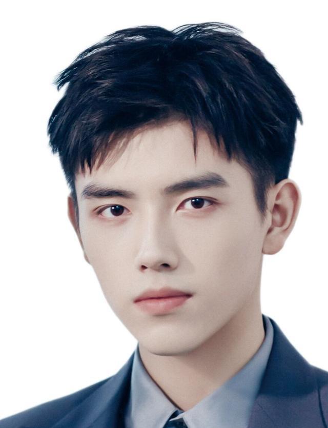 杨洋大力转型？