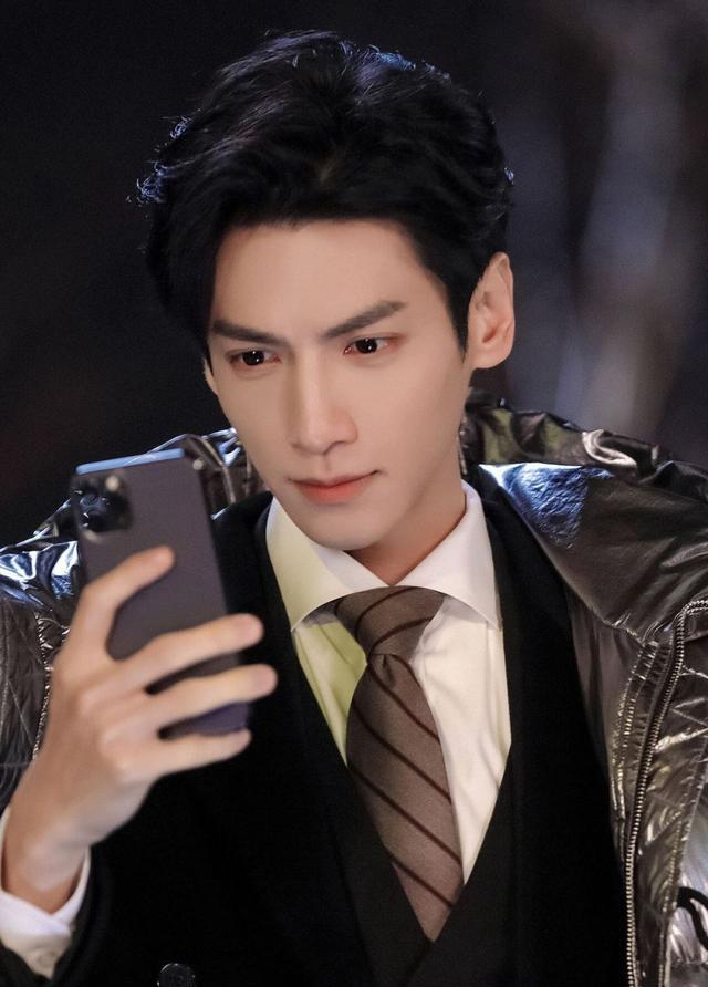 杨洋大力转型？