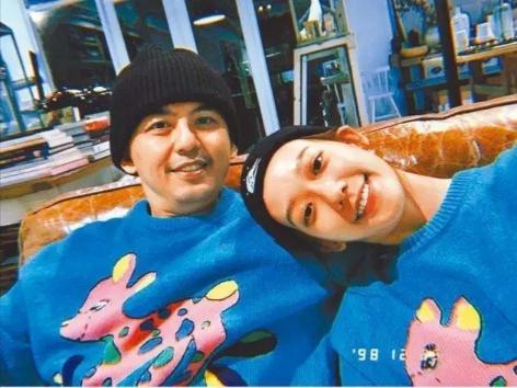 39岁庄思敏结婚了！闪嫁富商老公换3套婚纱，男