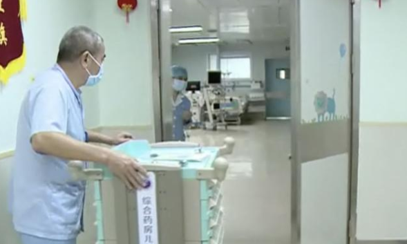 [治疗]男童高烧40.5℃！怕去医院被传染！坚持在家“自诊”！然后……