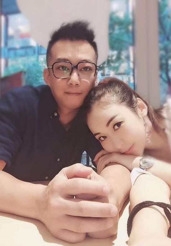 39岁庄思敏结婚了！闪嫁富商老公换3套婚纱，男