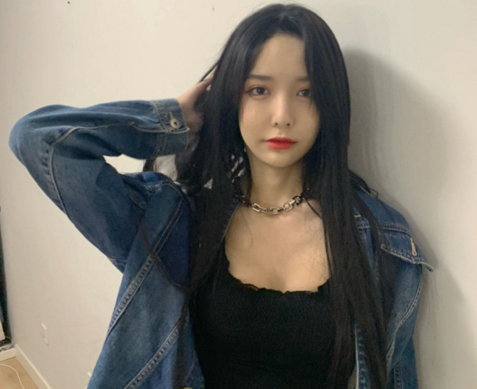 女装大佬艾比生图曝光特征不要太明显连女生都得羡慕嫉妒