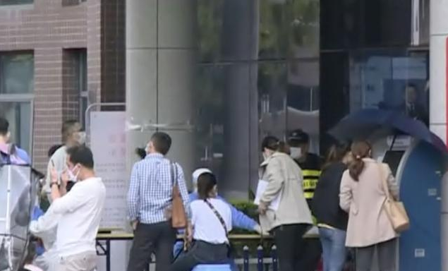 [治疗]男童高烧40.5℃！怕去医院被传染！坚持在家“自诊”！然后……