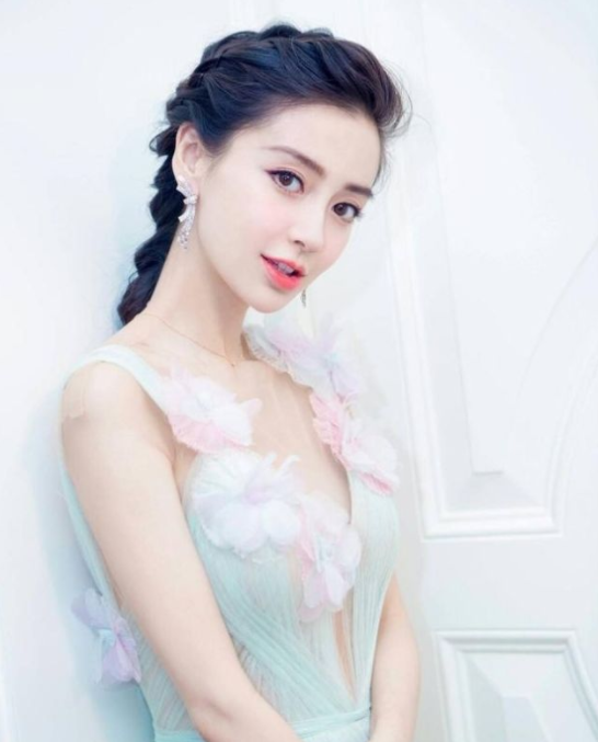 第九名,活泼可爱-angelababy