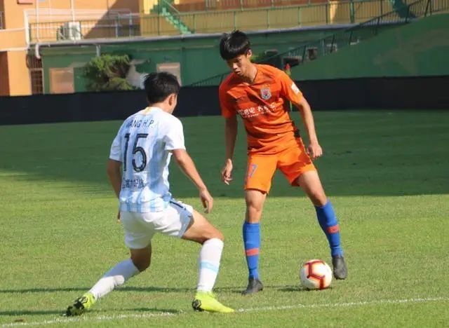 「王大雷」两人或成新赛季看点，门将有了双保险，王大雷晒训练合影