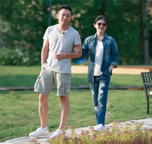 继刘涛带王珂上综艺捞金后，又一个“富二代”