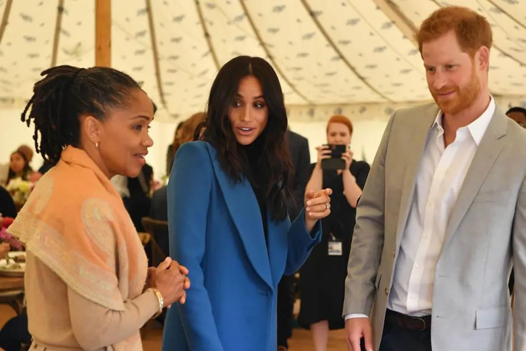 坚如磐石的女儿 76b07d60b4574eda9a01d2ed327abb2c.jpeg